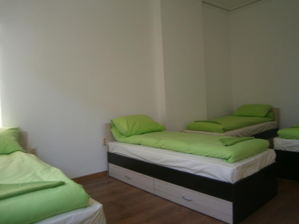 Ivory Tower Hostel Sofia Exteriör bild