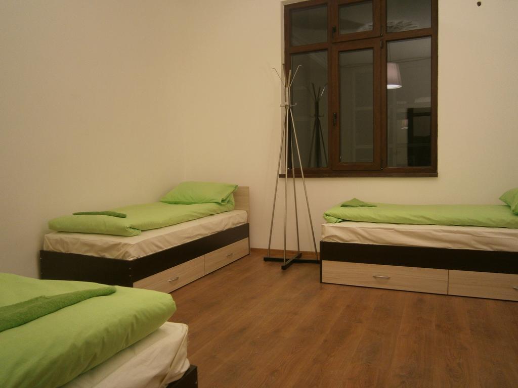 Ivory Tower Hostel Sofia Exteriör bild