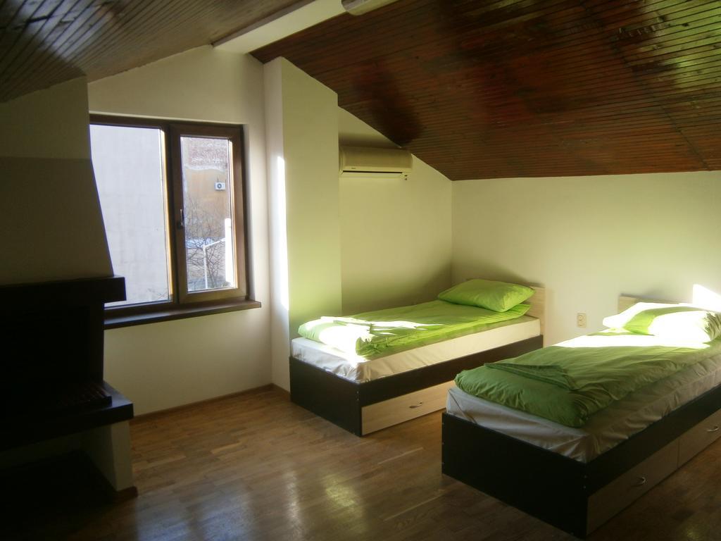 Ivory Tower Hostel Sofia Exteriör bild
