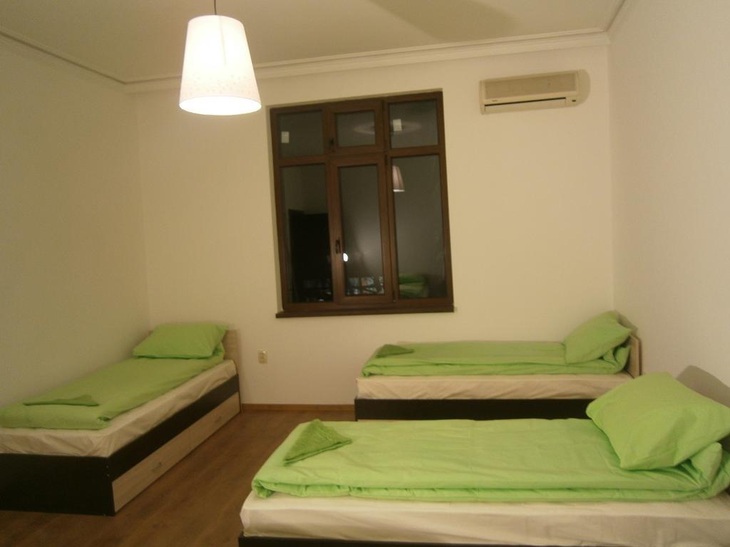 Ivory Tower Hostel Sofia Exteriör bild