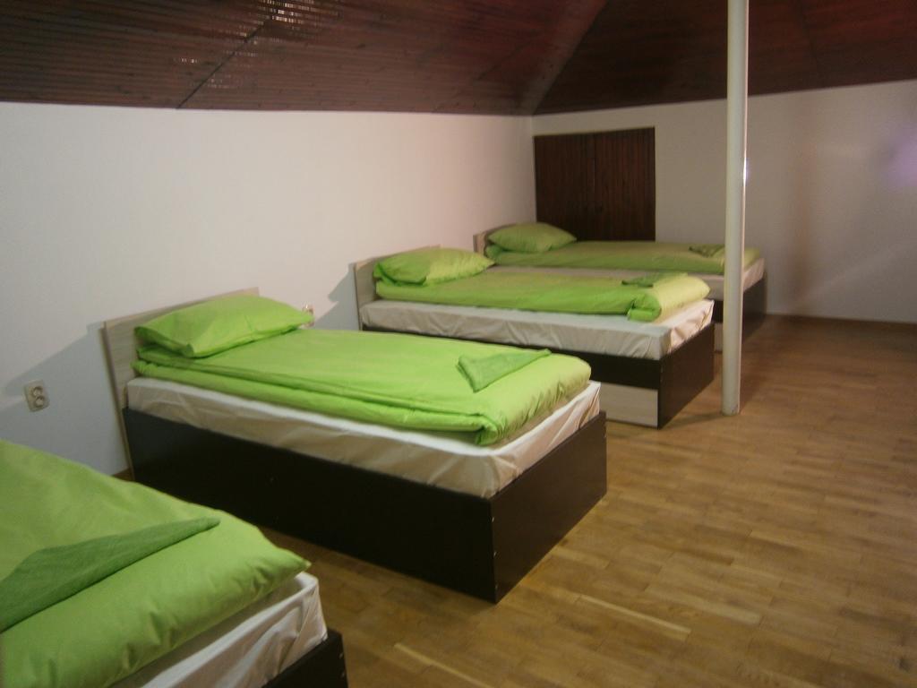 Ivory Tower Hostel Sofia Exteriör bild
