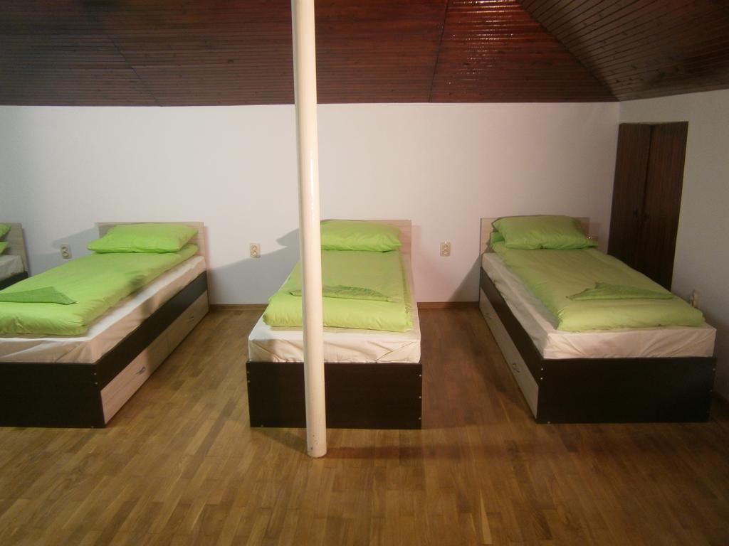 Ivory Tower Hostel Sofia Exteriör bild
